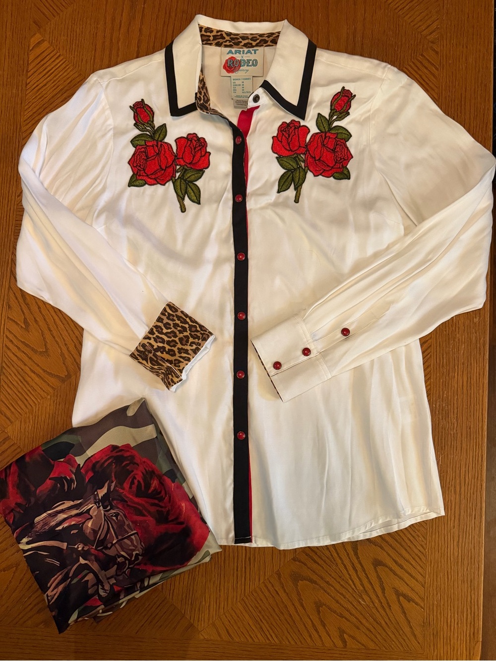 Ariat Women’s Rodeo Quincy shirt with wild rag - Picture 1 of 9